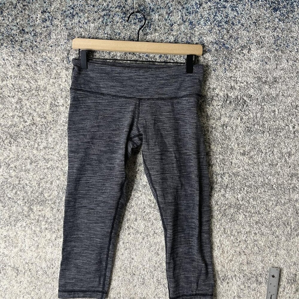 Lululemon Pants‎ Womens 8 Gray Black Crop Capri Leggings Yoga Athletic Workout